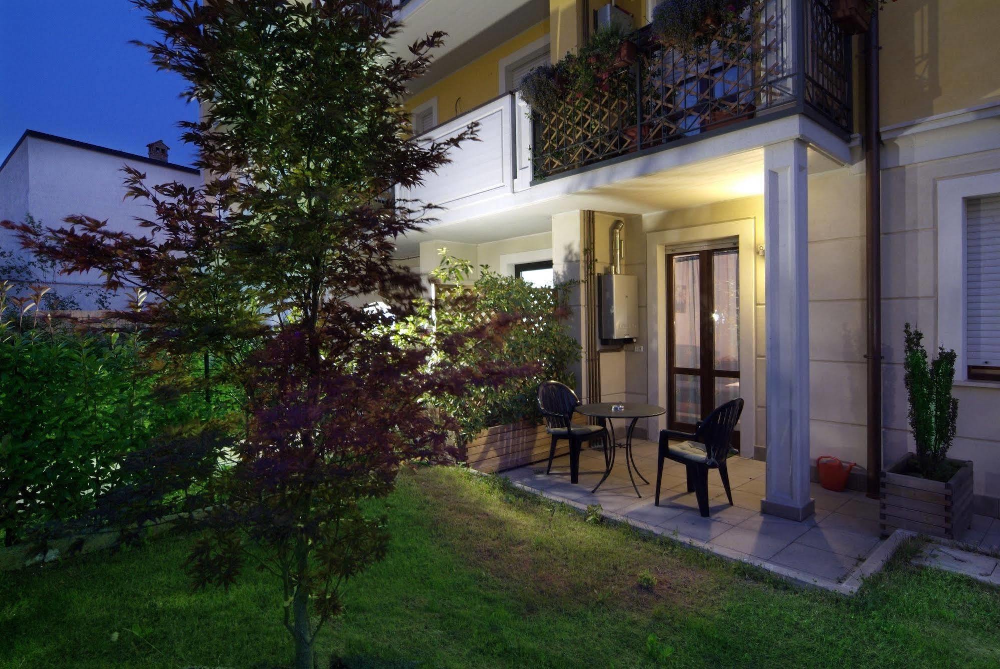 Residenza Il Fiore Bergamo Bagian luar foto
